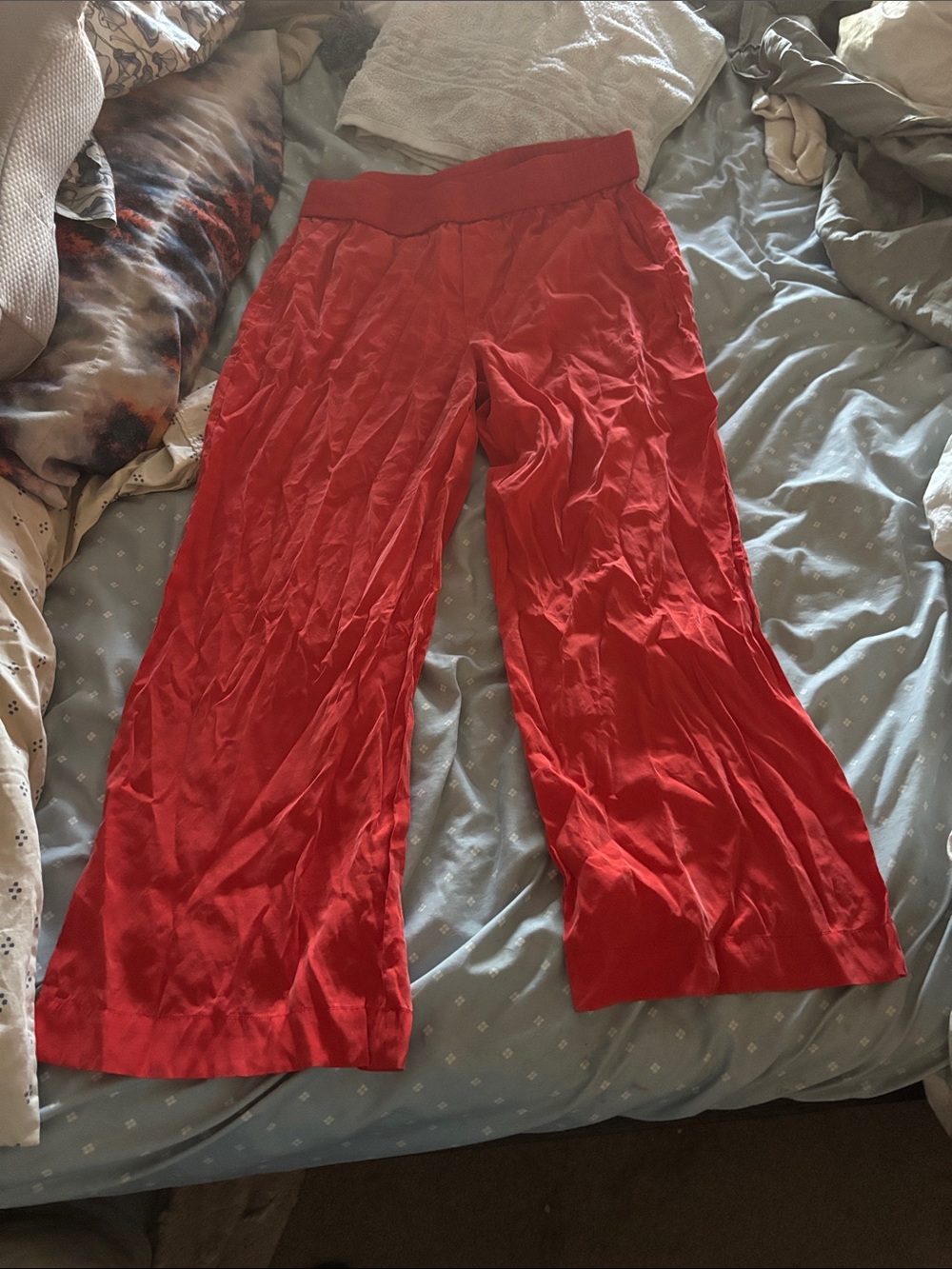 Cabo size M red pants
